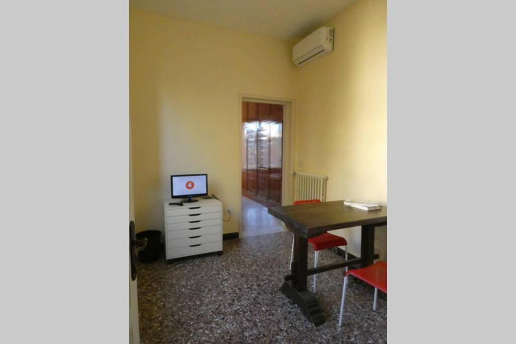 Casa Storica E Confortevole Empoli Exterior photo